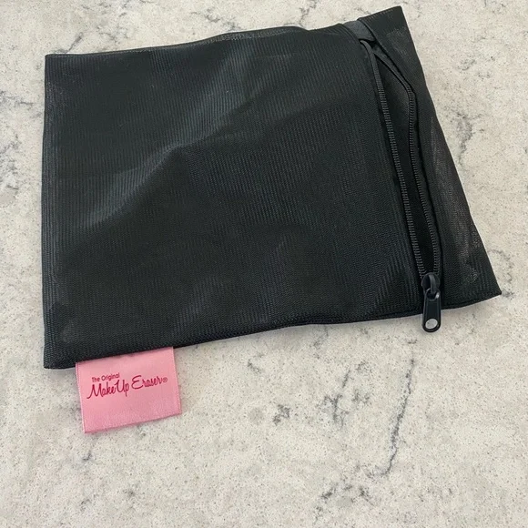 MakeUp Eraser The Original 5 New Makeup Erasers - Picture 5 of 7